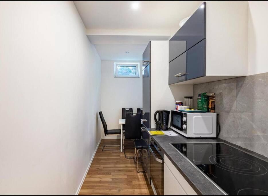 Cityloft Kassel 1 - Zentrale Unterkunft Fuer Gruppen Bis 7 Personen - Parkplatz - Netflix Exterior foto